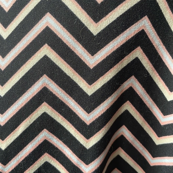 XL zigzag print mini dress long sleeves - Picture 8 of 8